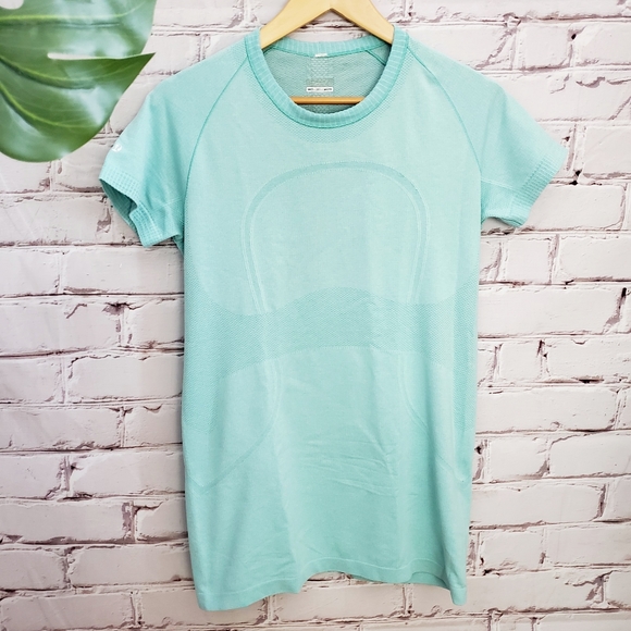 lululemon athletica Tops - Lululemon Swiftly Tech Short Sleeve Tee Size 10 Pale Aqua
